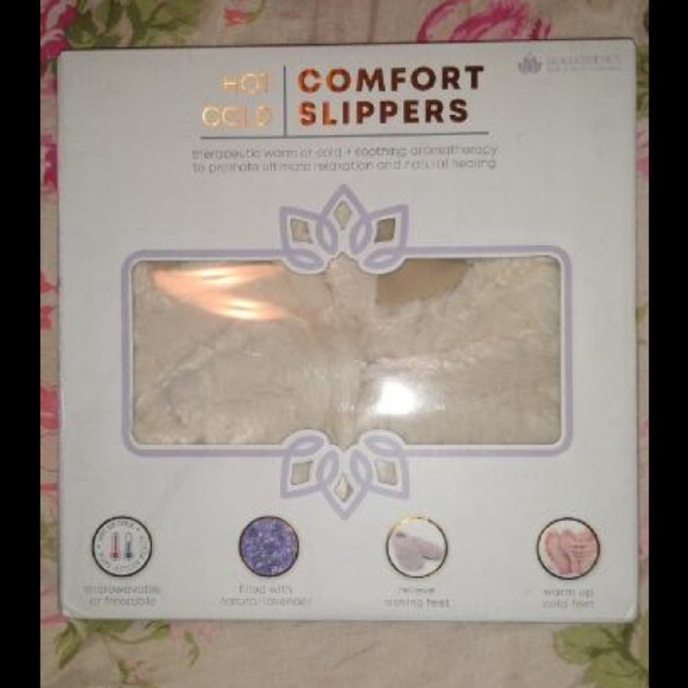 Fuzzy warn/cold slippers. 💜